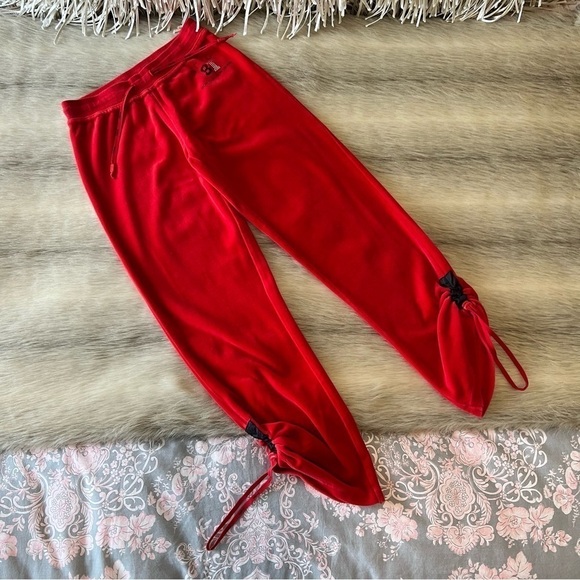 Vintage y2k BCBGMAXAZRIA 12 Red Stretch Velvet Cropped Adjustable Sweatpants - Picture 1 of 11